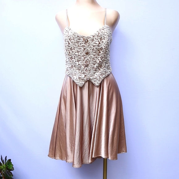 VINTAGE Speed Fashion Embroidered Formal Vest Dress, Boho, Satin, Cream, Medium - Picture 2 of 13